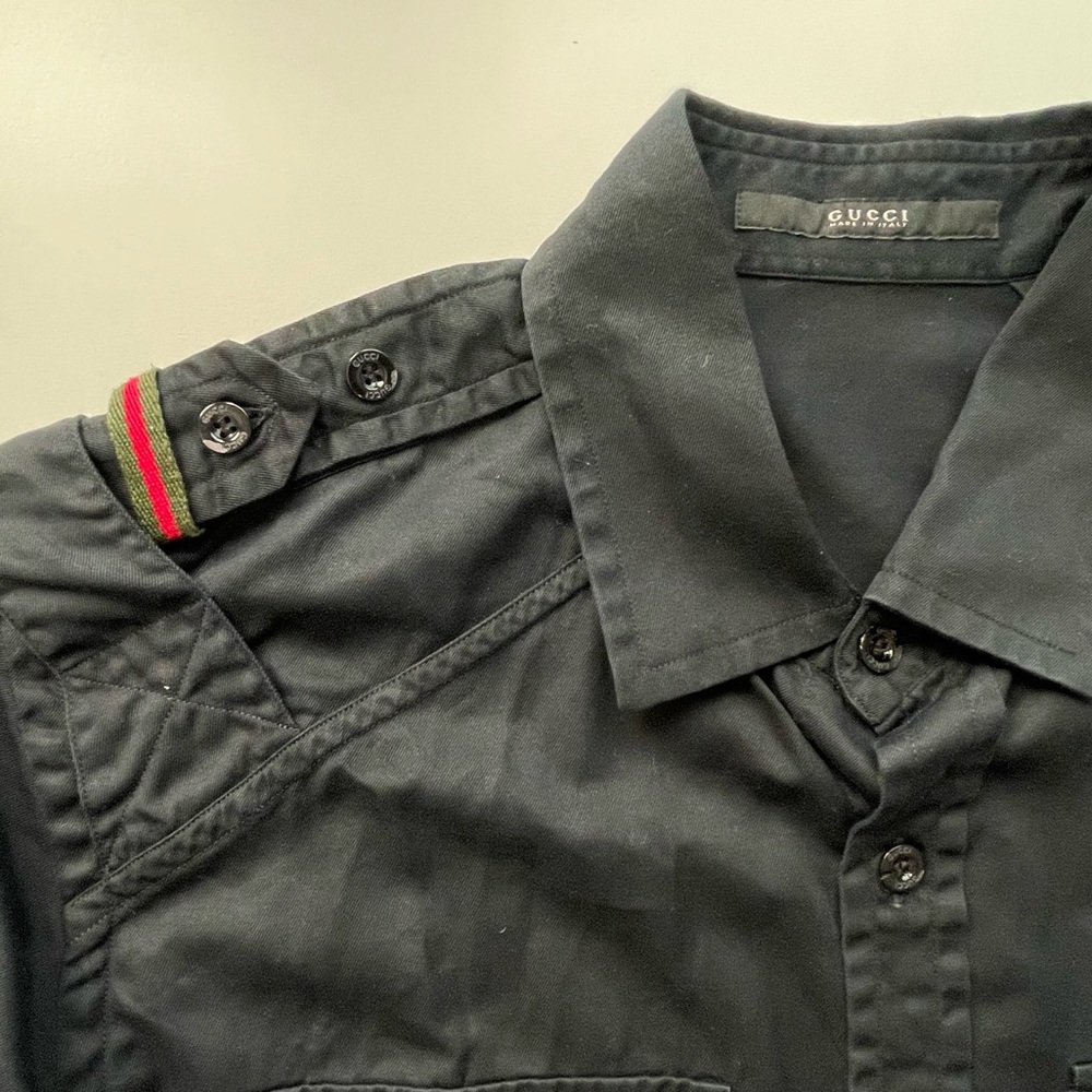 Men’s Gucci black button down shirt, double pocket, shoulder straps